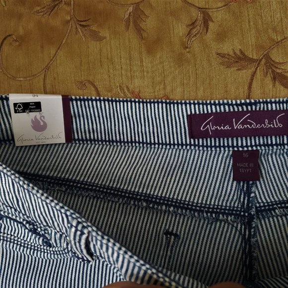 Size 16 Only 1 Left 😤**NWT GLORIA VANDERBILT "SADIE" - Picture 3 of 4